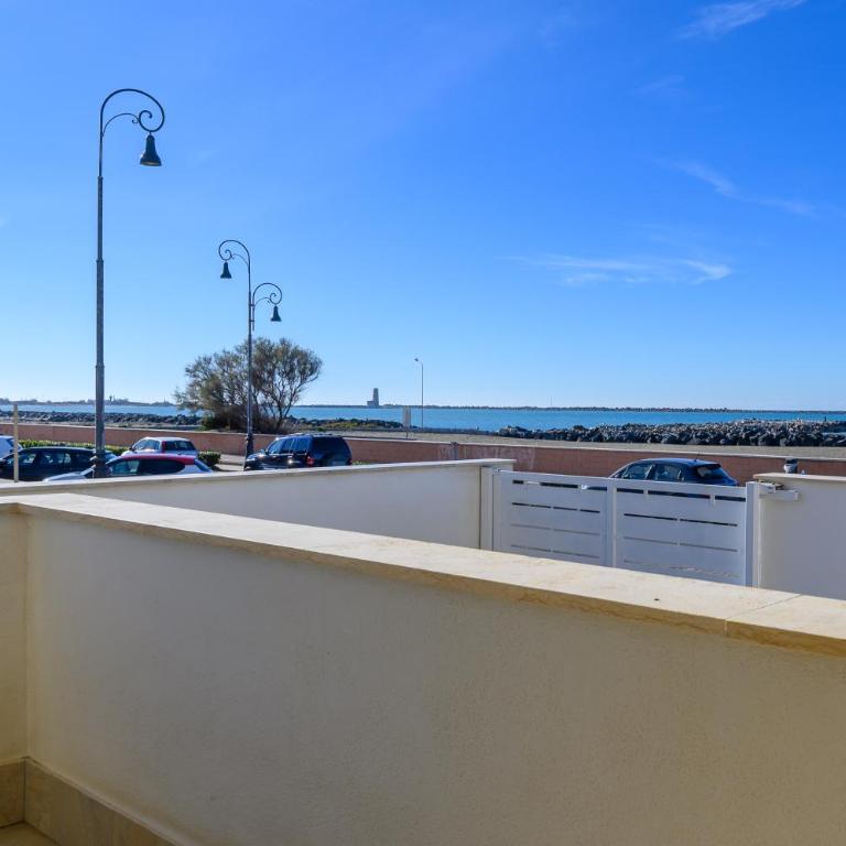 Fronte Mare House - 10 min to Airport - Netflix - Casa con 2 Camere da Letto - 3
