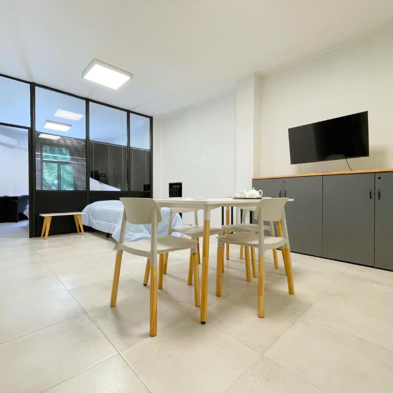 La Platea Bs As 1A in front of Puerto Madero - Apartamento de 1 dormitorio con balcón - 1