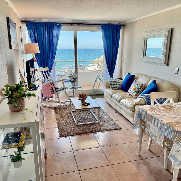 Beachfront beachfront in front of Lilenes Beach - Apartment - 13