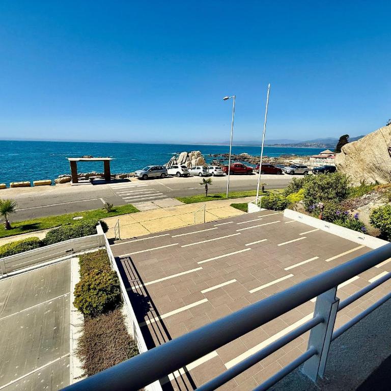Beachfront beachfront in front of Lilenes Beach - Apartment - 25