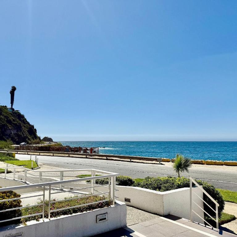 Beachfront beachfront in front of Lilenes Beach - Apartment - 27