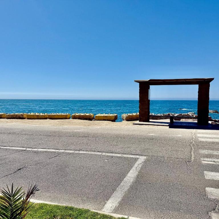 Beachfront beachfront in front of Lilenes Beach - Apartment - 30