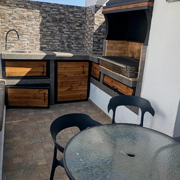 Depto céntrico, ideal para turismo y negocios - Two-Bedroom Apartment - 13