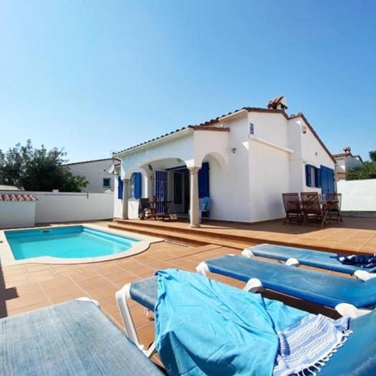 Casa acogedora con piscina privada en Torroella de Montgrí, perfecta para vacaciones en familia - HISP-7-48 - Villa - 1