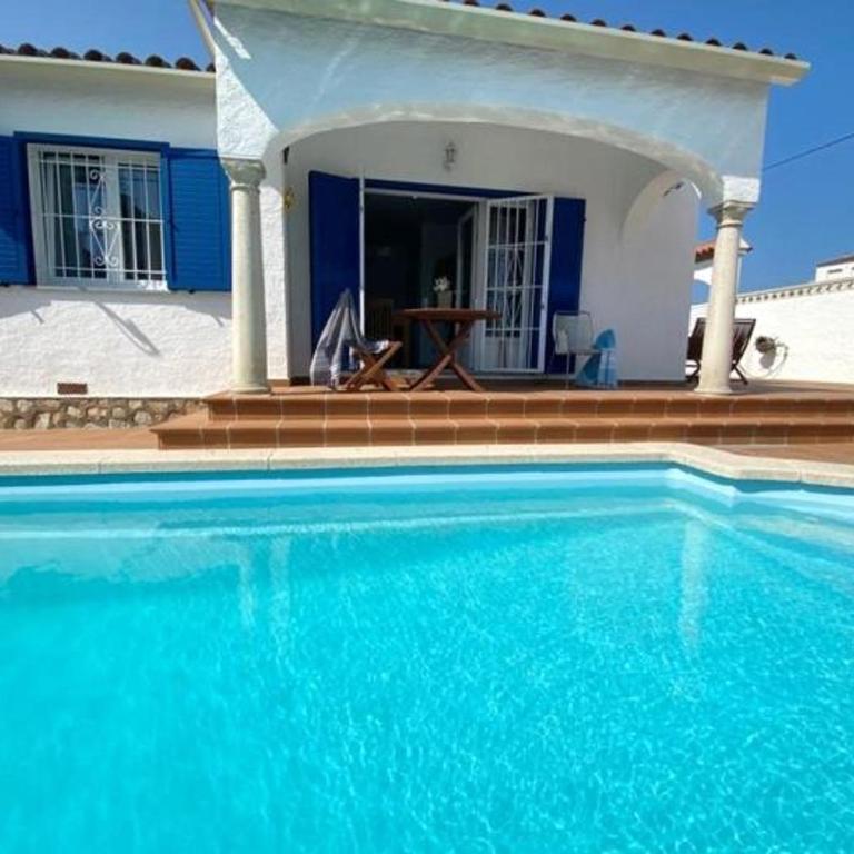 Casa acogedora con piscina privada en Torroella de Montgrí, perfecta para vacaciones en familia - HISP-7-48 - Villa - 4