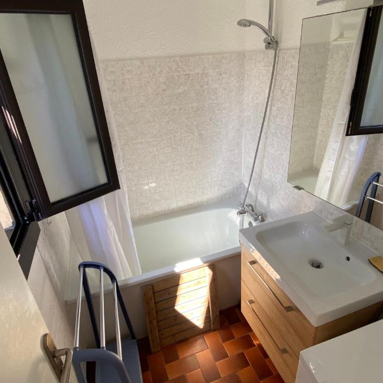 Villa Mitoyenne T2 avec Climatisation et Parking, Face à la Mer, 4 Pers - FR-1-798-58 - Appartement - 8