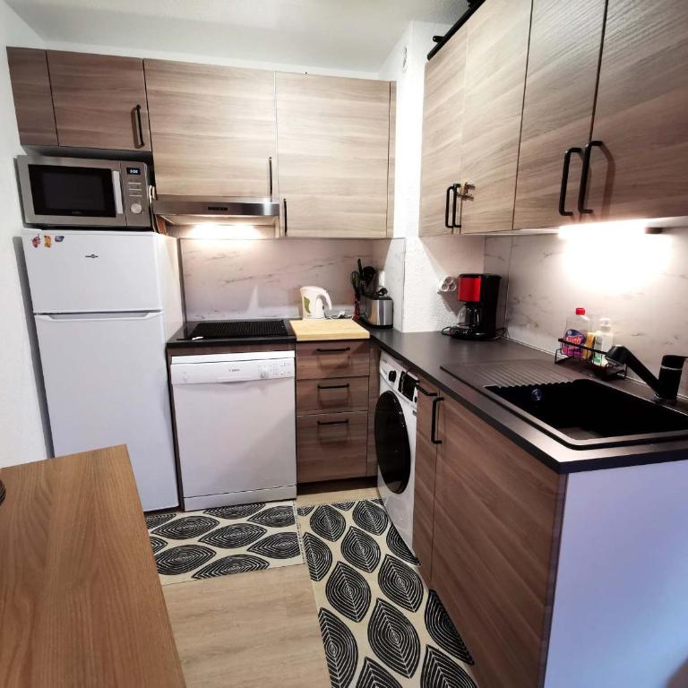 Charmant 2 Pièces Cabine, Proche Pistes, Balcon, Cuisine Équipée, Idéal Famille - Les Adrets - Appartement 1 Chambre - 10
