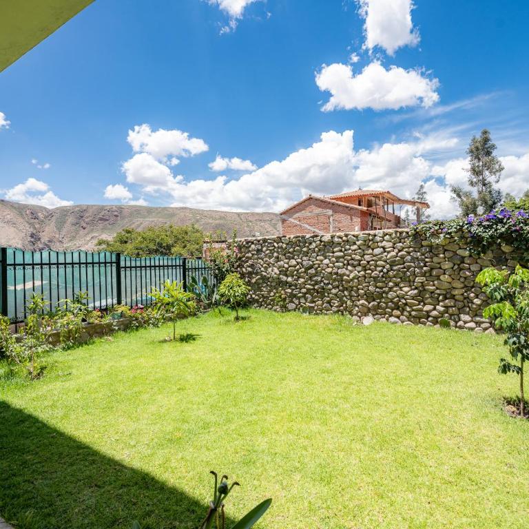 Rural Retreat with Charming Patio 2 Bedrooms - Two-Bedroom House - 32