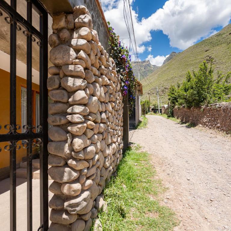 Rural Retreat with Charming Patio 2 Bedrooms - Two-Bedroom House - 35