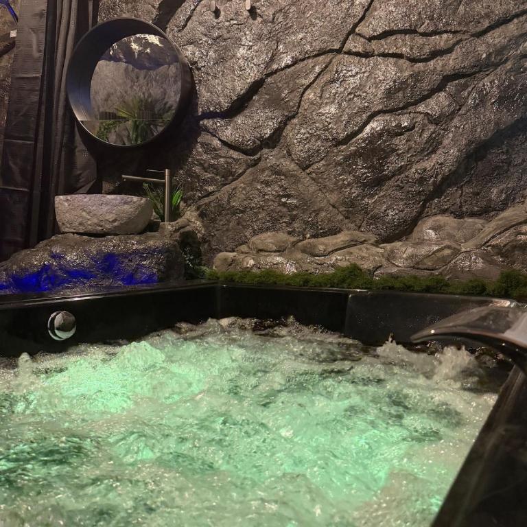 La love grotte immersion complète avec jacuzzi - Apartamento de 1 dormitorio - 3