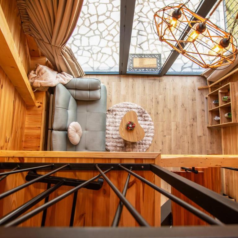 Homeland Nest - One-Bedroom Chalet - 12