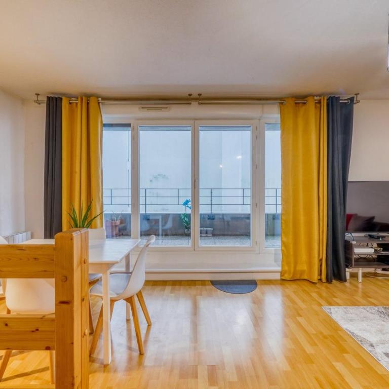 Appartement duplex confortable avec parking et balcon - Apartamento de 2 dormitorios con balcón - 3