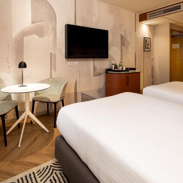 Crowne Plaza Padova by IHG - Camera King Standard con 2 Letti Singoli - 4
