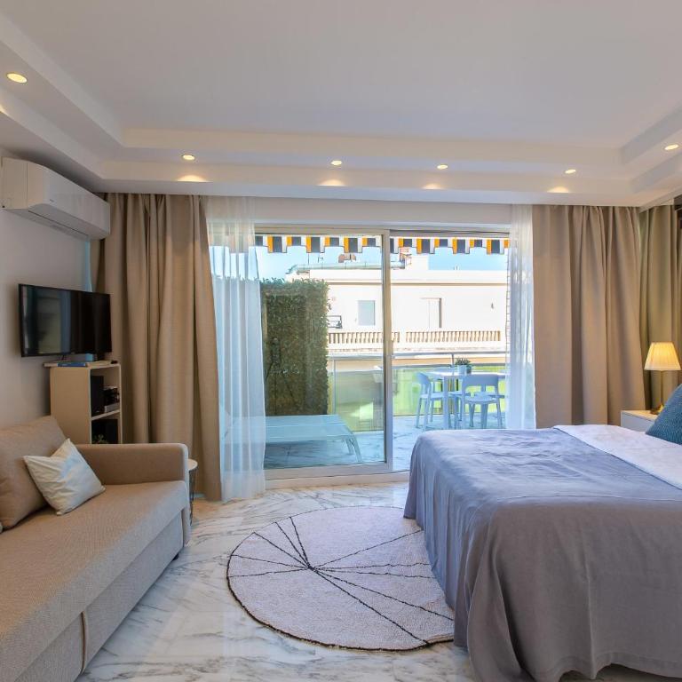ROYAL PROMENADE Pool Terrace Sea View Air Conditioning - Studio - 31