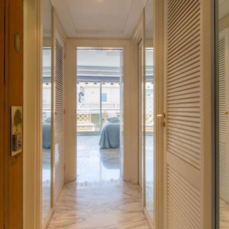 ROYAL PROMENADE Pool Terrace Sea View Air Conditioning - Studio - 6