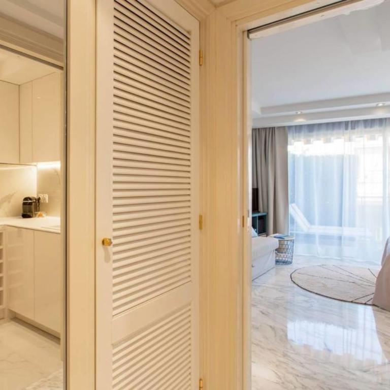ROYAL PROMENADE Pool Terrace Sea View Air Conditioning - Studio - 13