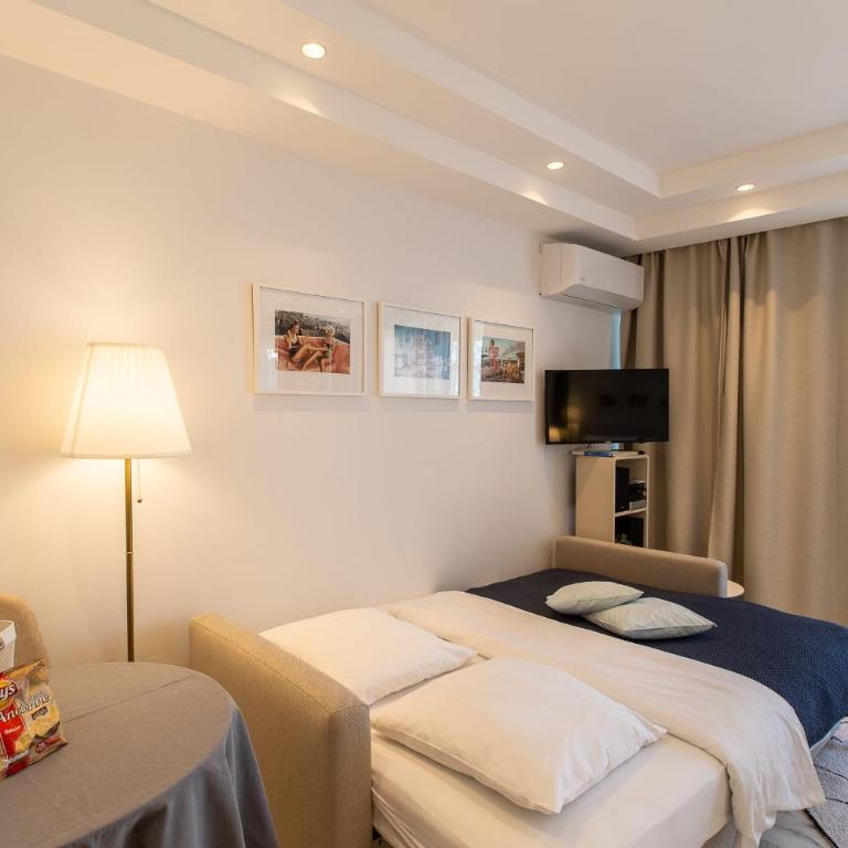 ROYAL PROMENADE Pool Terrace Sea View Air Conditioning - Studio - 33