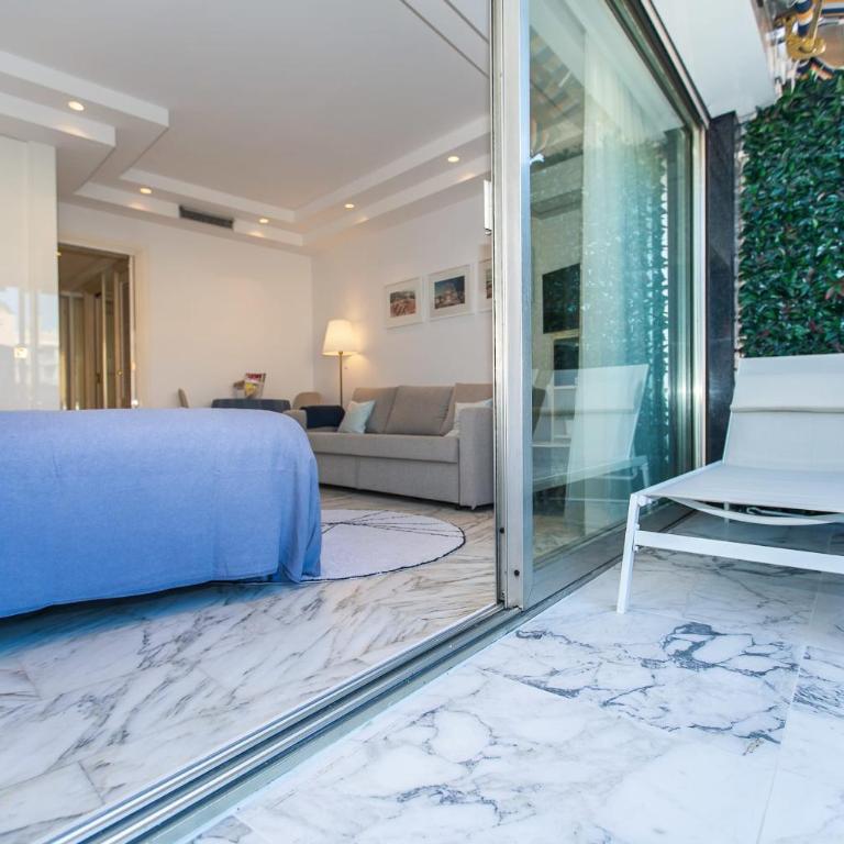 ROYAL PROMENADE Pool Terrace Sea View Air Conditioning - Studio - 50