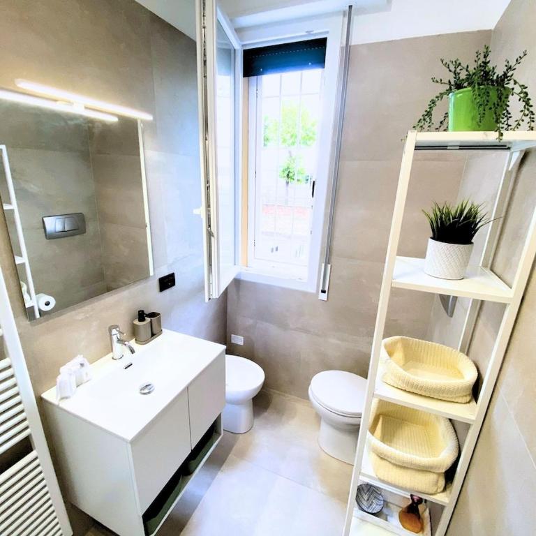 Modern Two-Room Apartment with Free Parking - Appartamento con 1 Camera da Letto - 8