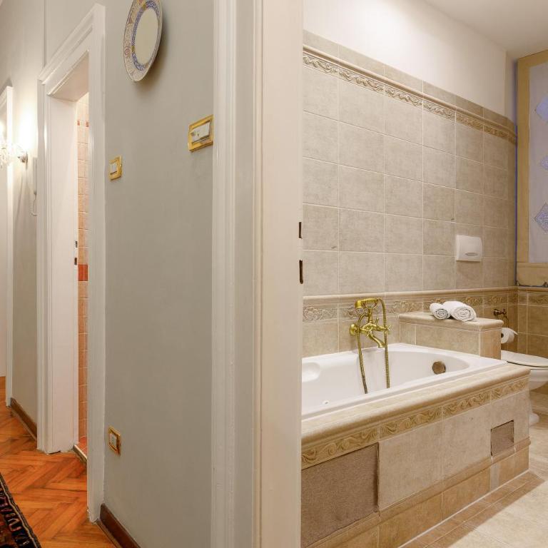 Elegante appartamento d'epoca nel centro di Trieste - Appartamento con 2 Camere da Letto - 16