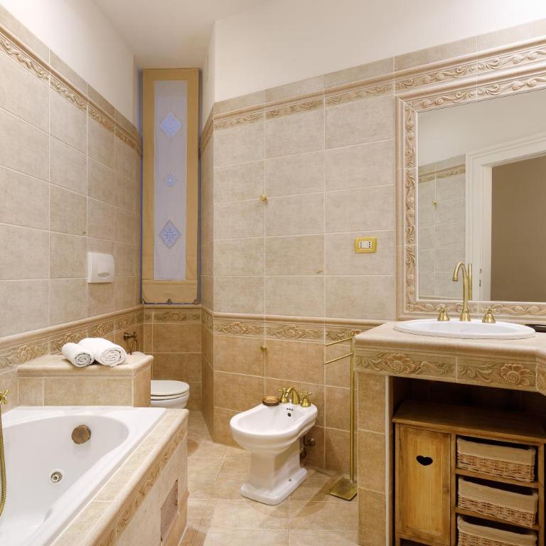 Elegante appartamento d'epoca nel centro di Trieste - Appartamento con 2 Camere da Letto - 20