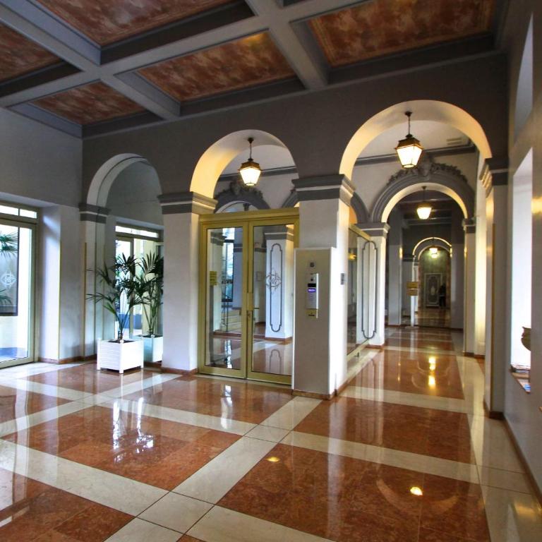 GRAND HÔTEL Golden Square 3 min to Beach Green Corridor View AC - Studio - 9