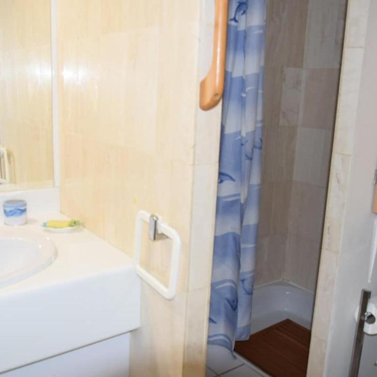Grand studio 28m2 terrasse vue mer 180 - Plein Sud - Piscine - clim - Parking - Appartement 1 Chambre de Luxe - Vue sur Port - 29