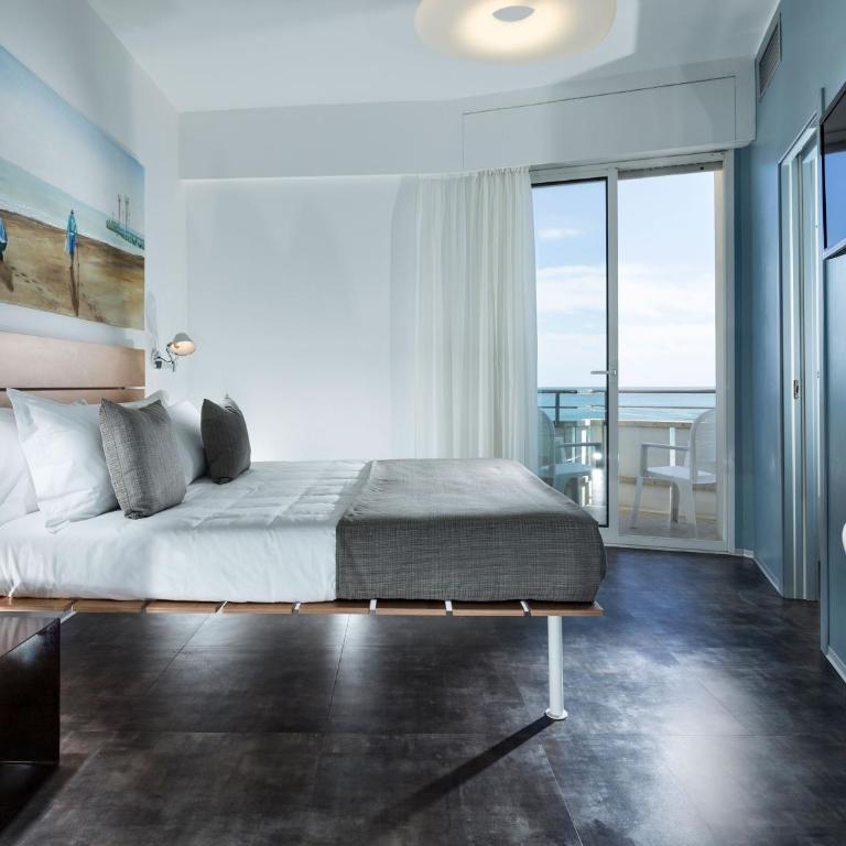 Hotel Rex - Fronte mare Riccione - Deluxe Double Room with Sea View - 9