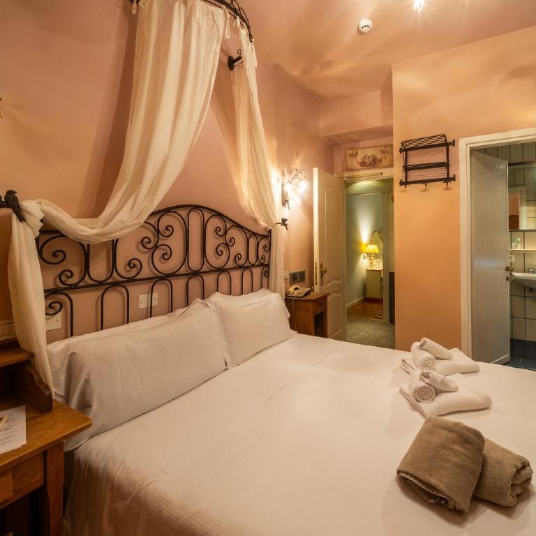 Hotel Serenella - Connecting Room without Balcony - 8