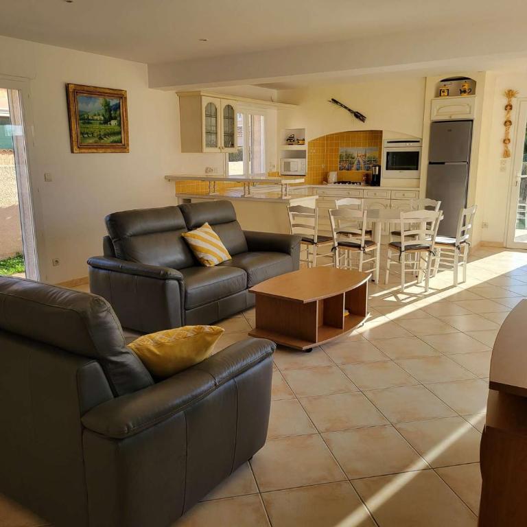 Belle villa spacieuse Harmony 8 couchages, 4 chambres, proche canal du midi à 3km de la mer de Portiragnes LXMED17 - Maison de Vacances 4 Chambres - 2