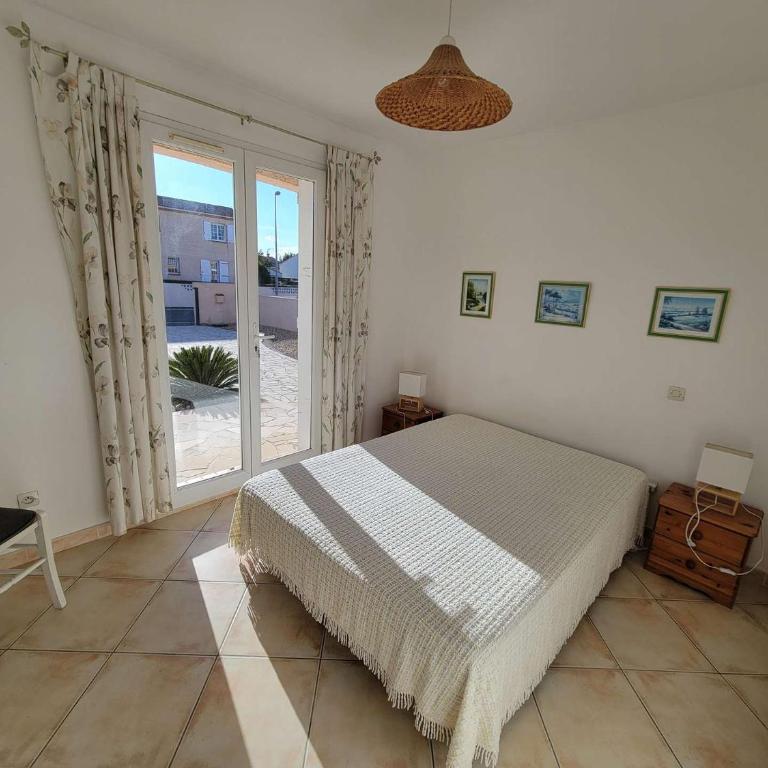 Belle villa spacieuse Harmony 8 couchages, 4 chambres, proche canal du midi à 3km de la mer de Portiragnes LXMED17 - Maison de Vacances 4 Chambres - 4