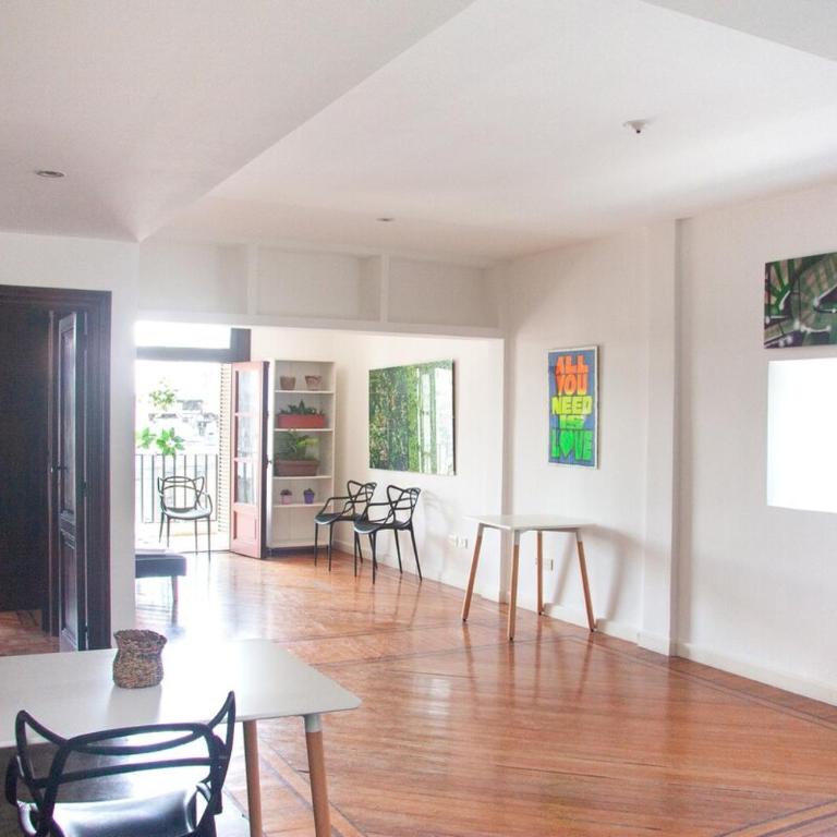 Centro, balcón, luz, muy amplio y tranquilo, WiFi - Apartamento de 1 dormitorio - 5