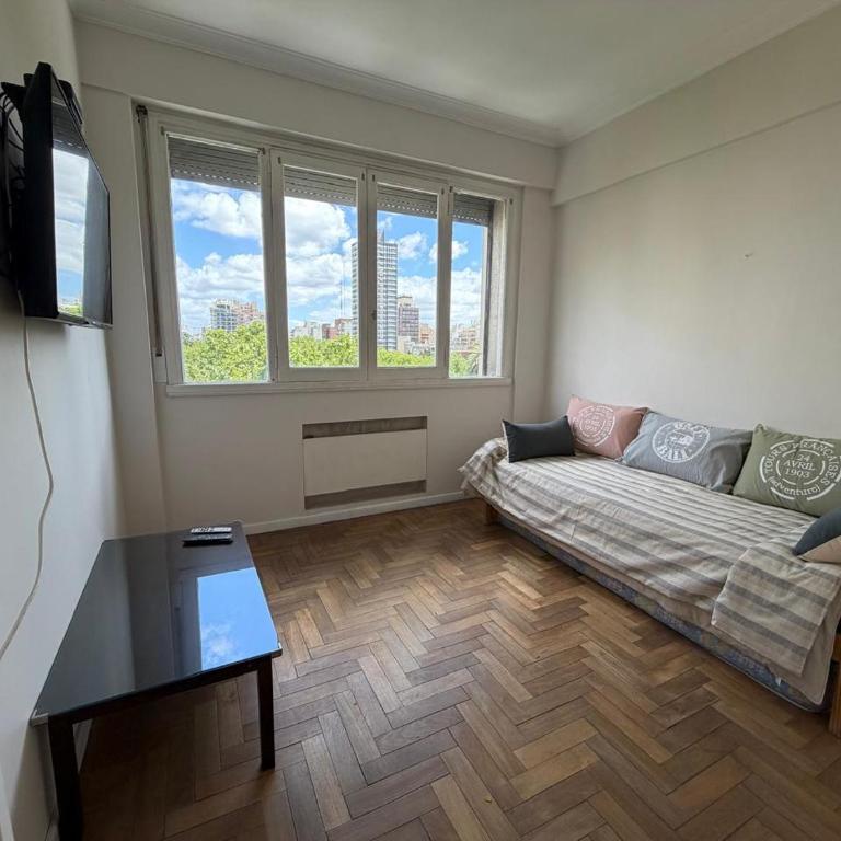 Depto Mar del Plata Centro a 1 cuadra de la peatonal y a 3 cuadras de la playa - Wifi y Directv - One-Bedroom Apartment with City View - 1