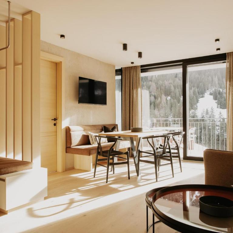 Toms View Premium Apartments - Deluxe Apartment - 7