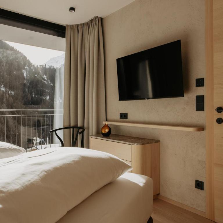 Toms View Premium Apartments - Deluxe Apartment - 10