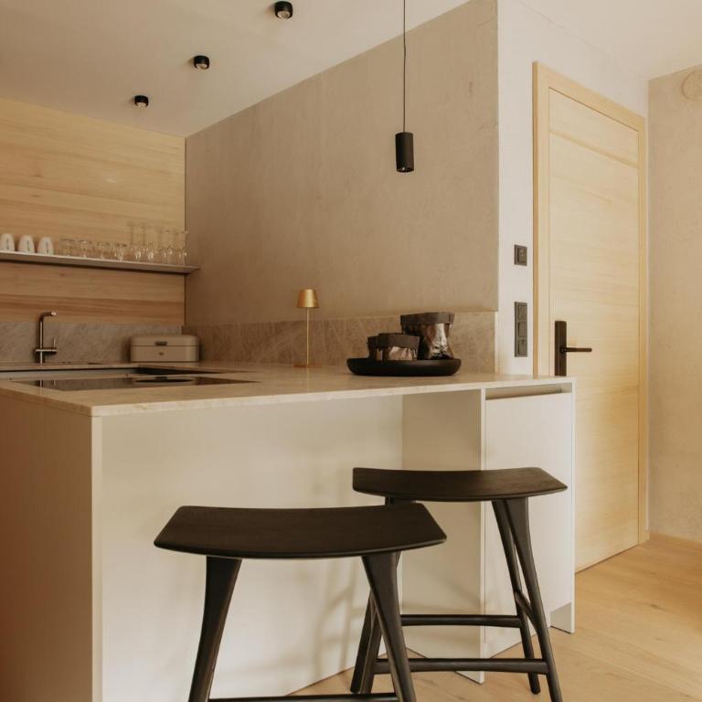 Toms View Premium Apartments - Deluxe Apartment - 11