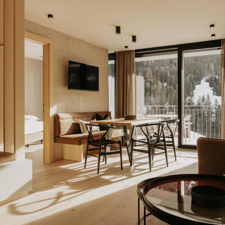 Toms View Premium Apartments - Deluxe Apartment - 17