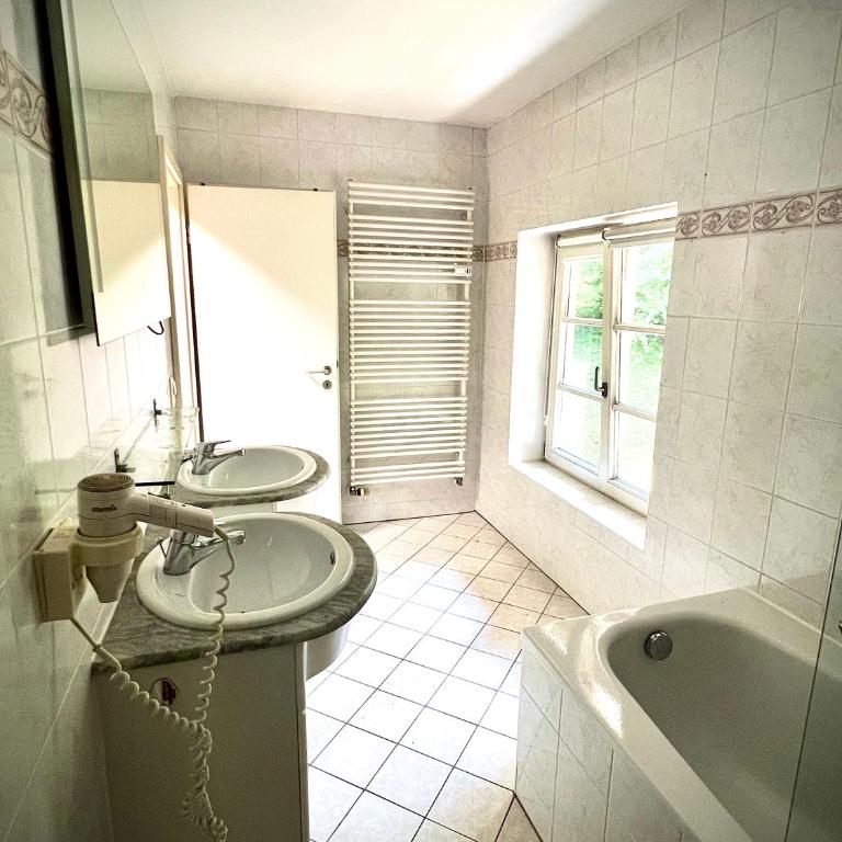 Villa Bergfrieden - Komfortable Ferienwohnungen in ruhiger Lage fur 4-6 Personen - Appartement 2 Chambres - 13