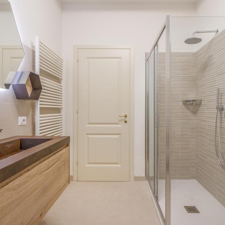 Inner Garden Retreat near Ghirlandina - Appartamento con 2 Camere da Letto e Balcone - 53