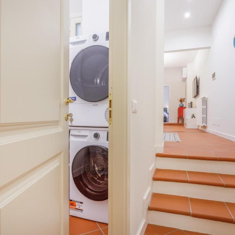 Inner Garden Retreat near Ghirlandina - Appartamento con 2 Camere da Letto e Balcone - 57