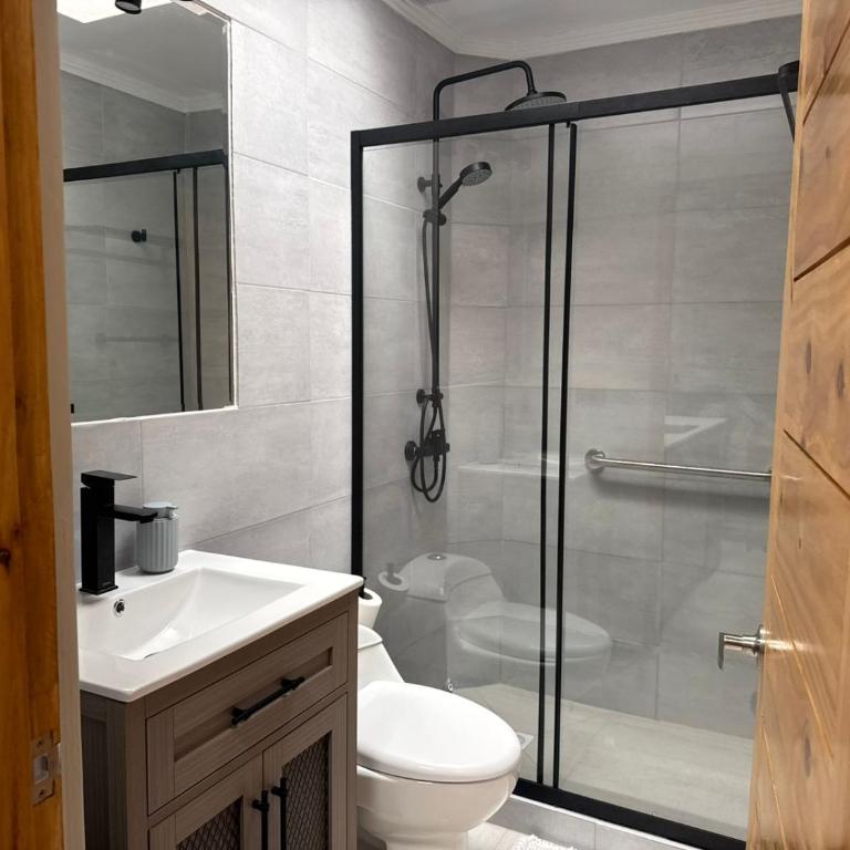 Hostal Mac - Family Room with Bathroom - 5