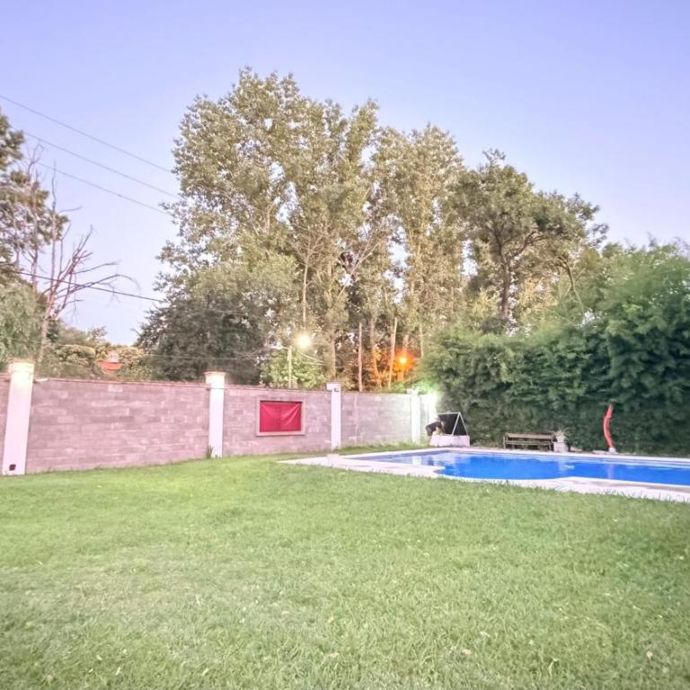 Casa quinta pileta y parrilla en General Rodríguez - Three-Bedroom Villa - 31