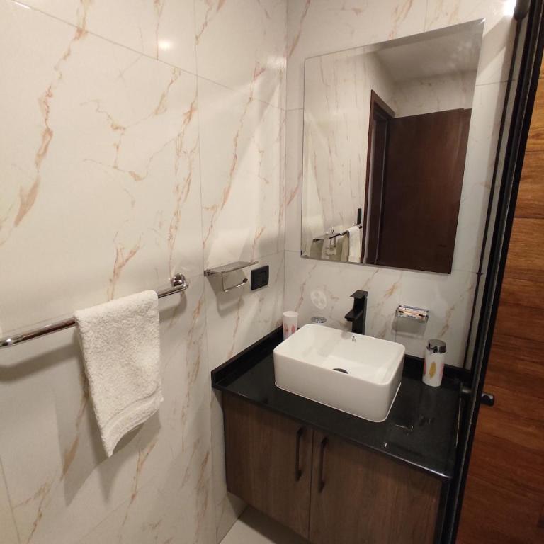 Holy Home - One-Bedroom Apartment - 16