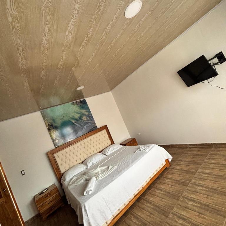 HOTEL BAHÍA PINORROA - Habitación con cama grande - 4