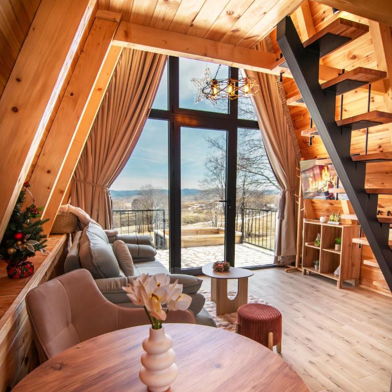Homeland Nest - One-Bedroom Chalet - 7