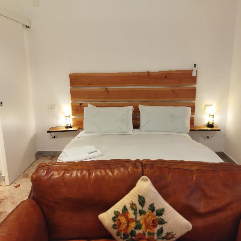 CasaRA - Double or Twin Room - 8