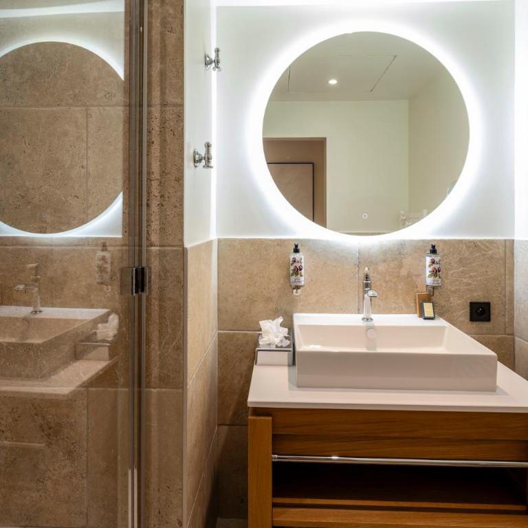 Hôtel de l'Horloge - Traditional Room - 1 or 2 Persons - 5