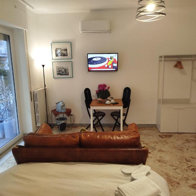 CasaRA - Double or Twin Room - 13