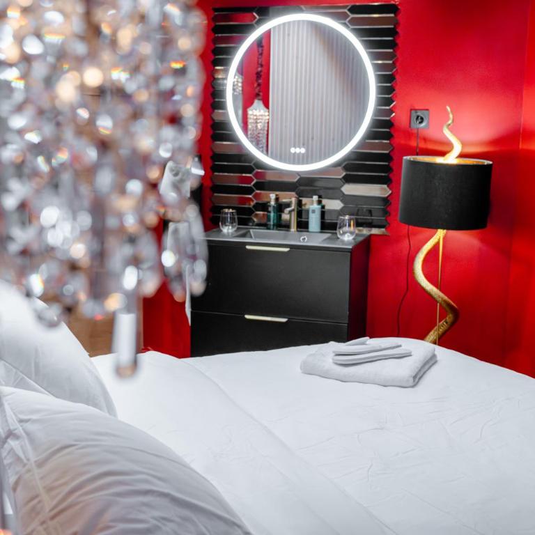 Suite Jacuzzi & Sauna privatifs - Paris - Or Norme By Le Douze - Chambre Double Deluxe - 1