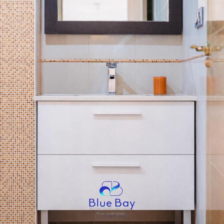 Bay Two Beach Apartment - Two-Bedroom Apartment - 17